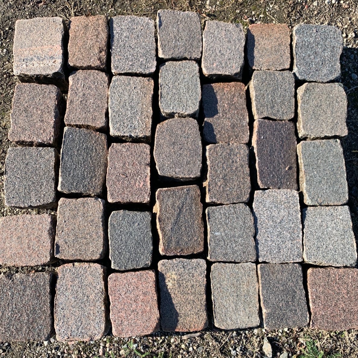 Gesägtes und geflammtes Natursteinpflaster — Stärke 13-14cm